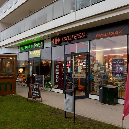 Royal Palace Elegant By Bookinghost *