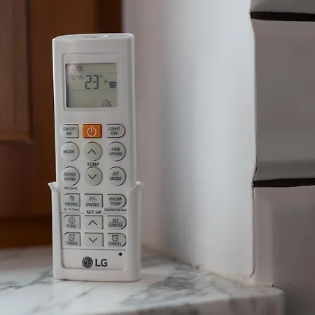 Royal Palace Elegant By Bookinghost