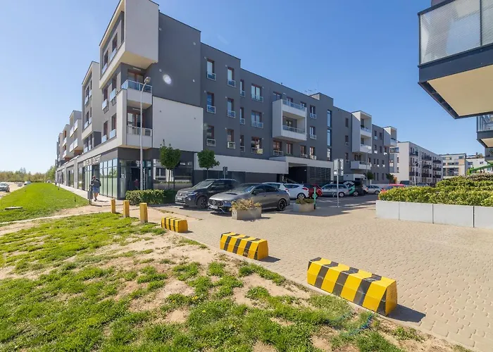 Royal Palace Elegant By Bookinghost