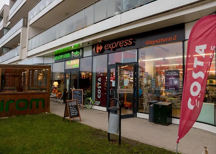 Royal Palace Elegant By Bookinghost *